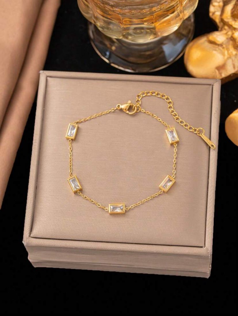 Crystal Crest Set